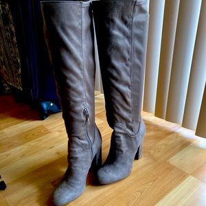 Unfortunately this are too high heels for me. Only worn a couple of times.